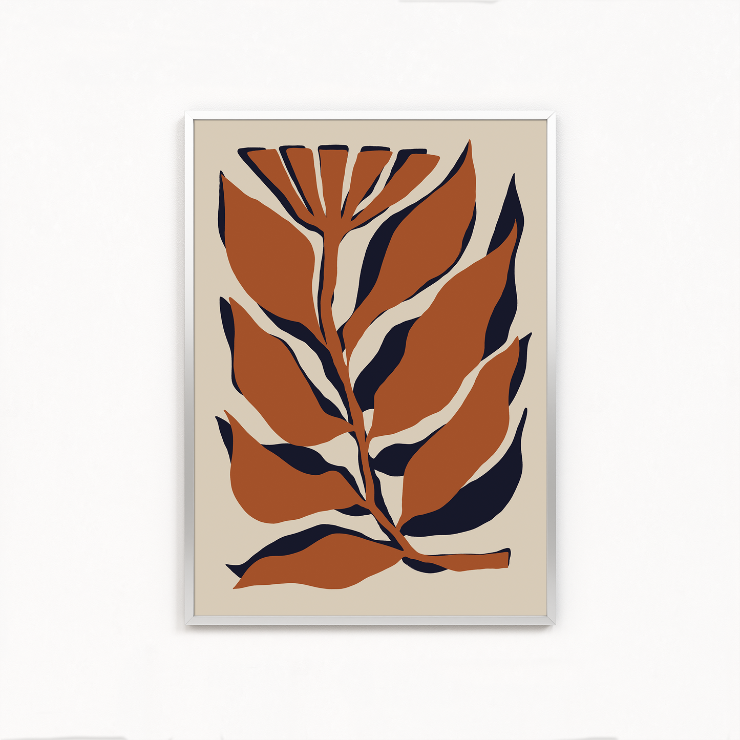 תמונה ממוסגרת של איור פרחוני מקורי בצבעי אדמה וכחול כהה, מסדרת Blooms לעיצוב הבית